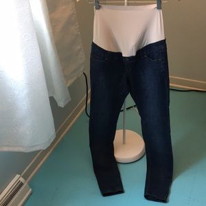 👗3 for $20 Thyme maternity jeans
